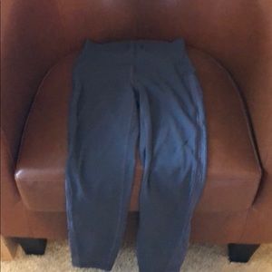 Lululemon leggings in dark grey.